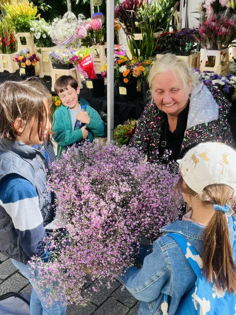 KidsKultur Kultur für Kinder Berlin Programm Kreative Bildung Ganzheitliche Erziehung KulturKids Architektur Museum Skizzenbuch Kindgerechte Kulturvermittlung Ästhetische Bildung Workshop Museumspädagogik Atelier Kreativworkshop basteln Lesen Entdecken Mind Body Soul skizzieren Ganzheitliche Förderung Emotionales Lernen Selbstregulation durch Kulturpädagogik Aktivitäten Prenzlauer Berg Berlin Kultur Programm Kreatives Lernen Workshop Berlin Künstlerische Früherziehung Ästhetische Wahrnehmung Malen Zeichnen 