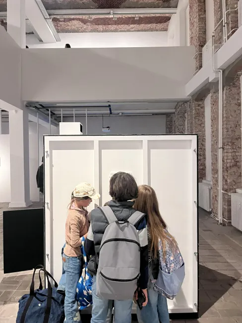 KidsKultur Kultur für Kinder Berlin Programm Kreative Bildung Ganzheitliche Erziehung KulturKids Architektur Museum Skizzenbuch Kindgerechte Kulturvermittlung Ästhetische Bildung Workshop Museumspädagogik Atelier Kreativworkshop basteln Lesen Entdecken Mind Body Soul skizzieren Ganzheitliche Förderung Emotionales Lernen Selbstregulation durch Kulturpädagogik Aktivitäten Prenzlauer Berg Berlin Kultur Programm Kreatives Lernen Workshop Berlin Künstlerische Früherziehung Ästhetische Wahrnehmung Malen Zeichnen 
