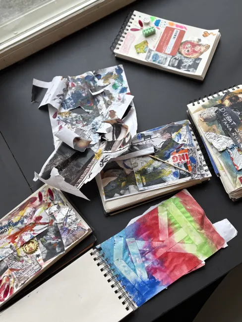 Kind Kinder Kultur Kulturelle Bildung Firouz Mostovfi Mind Body Soul Kreativität Reflexion Identität Tradition Zukunft Empathie Kunst Architektur Design Musik Tanz Bewegung Natur Umwelt Geschichte Gemeinschaft Diversität Lernen Erfahrung Selbstbewusstsein Ausdruck Kommunikation Selbstreflexion Kunstvermittlung Museum Ausstellung Fotografie Malerei Theater Skulptur Film Sprache Interaktion Entdeckung Experimentieren Wahrnehmung Inspiration Forschen Freiheit Abenteuer Spiel Austausch Begegnung